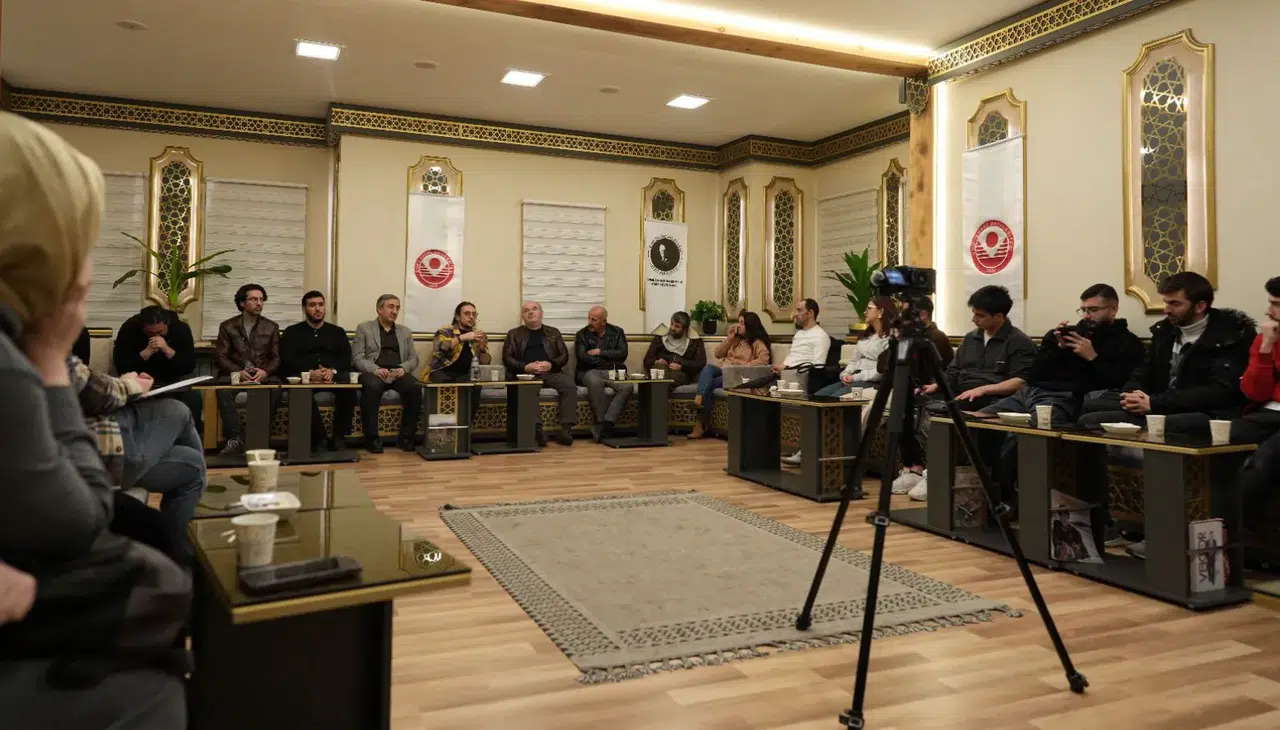 Eryılmaz: Sinema bir insanın ayakkabısındaki çakıl taşı olmalıdır