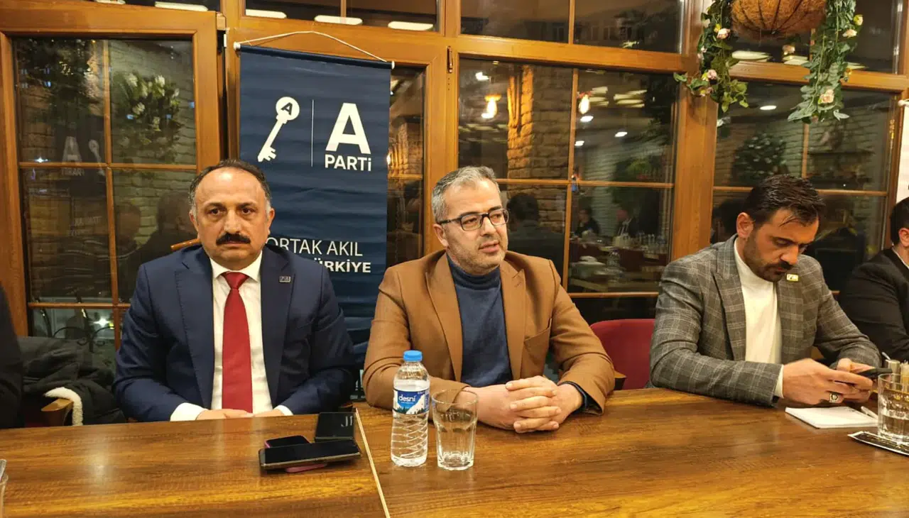 Anahtar Parti basınla buluştu