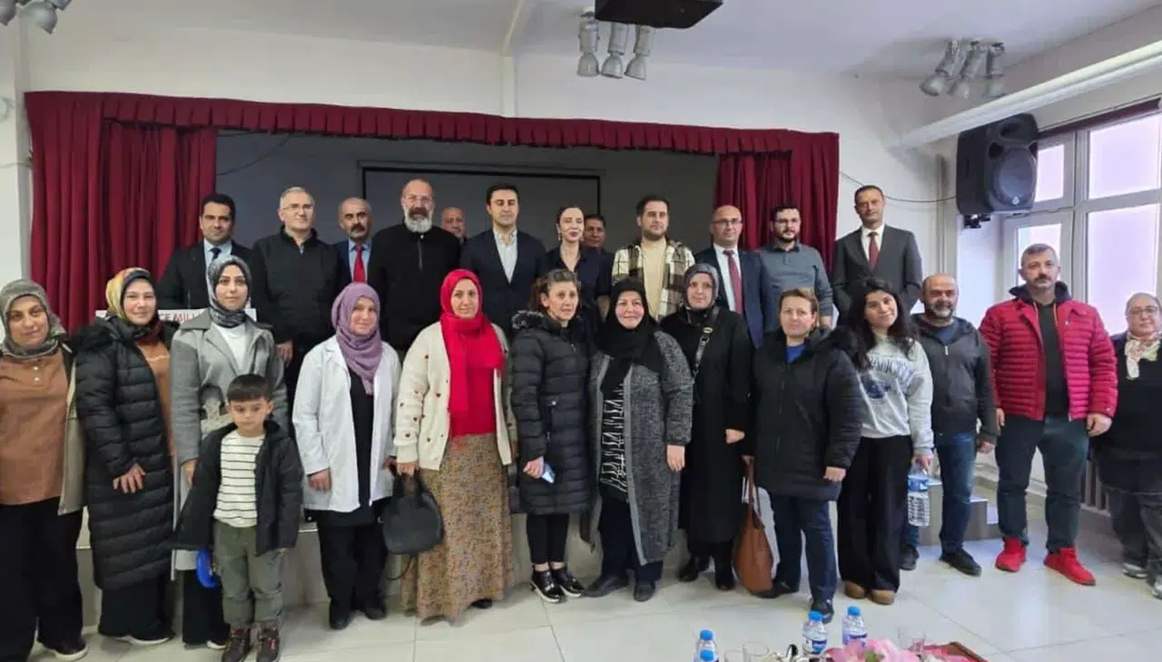 Torul’da "Her Şey Aile İle Başlar" diyerek velilere yol haritası çizildi