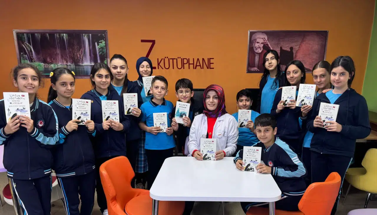 Gümüşhane'den Mardin'e Kurulan Gönül Köprüsü: Öğrenciler Mektuplarla Hem Kültür Hem Kitap Paylaşıyor!