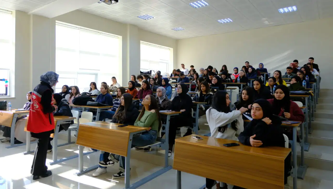 Üniversite gençliğine ‘Bağımlılık’ dersi