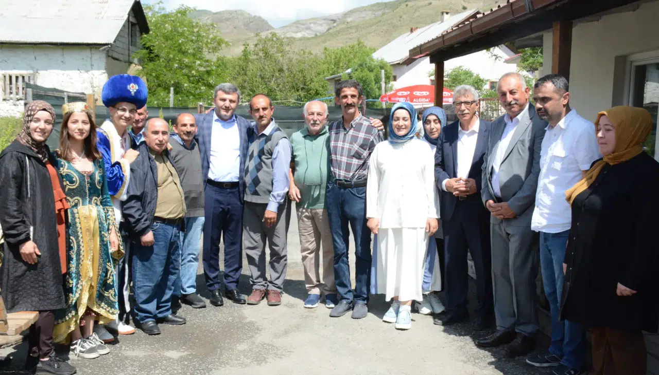 AK Parti heyetinden Gülen Yüzler Bakım Evi’ne anlamlı ziyaret