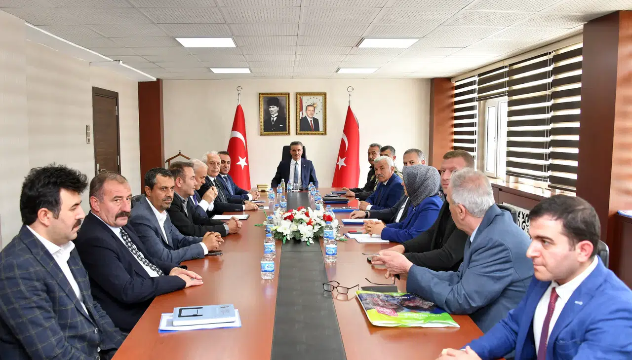 Vali Baruş'tan oda başkanlarıyla 6.bölge toplantısı