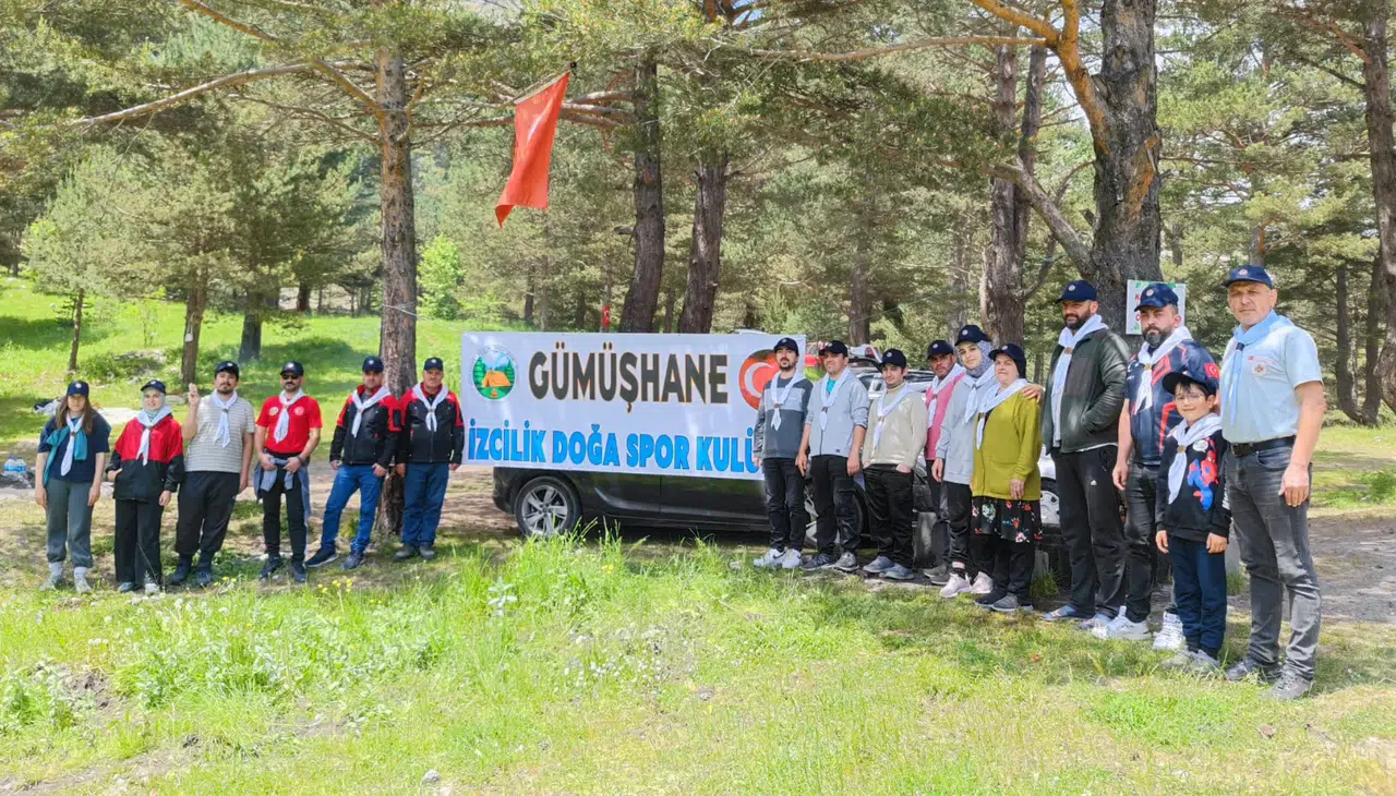 İzcilik Kulübünden Altınpınar Gölü’nde doğa ile iç içe kamp etkinliği