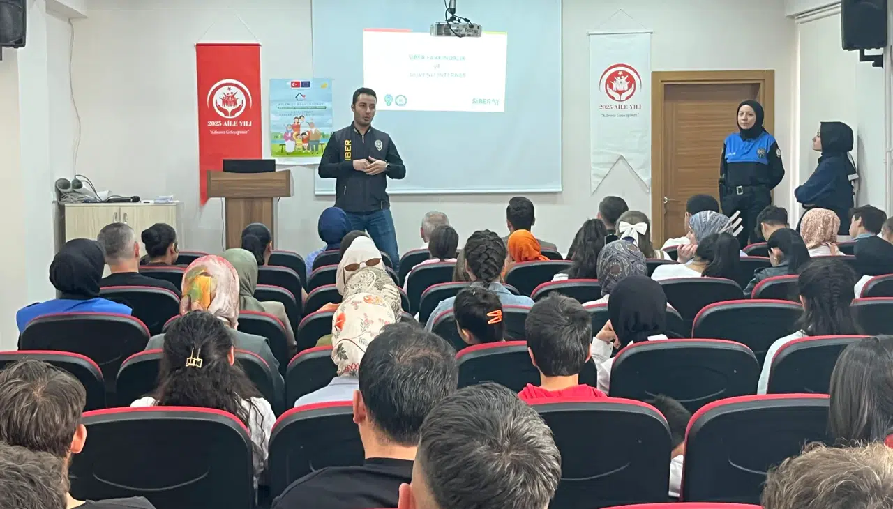 Akran zorbalığına karşı bilinçlendirme eğitimi verildi