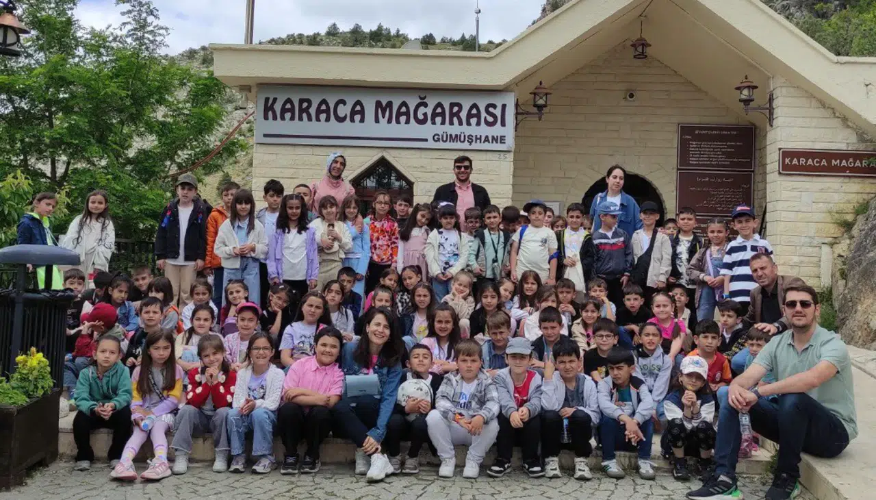 Harçlıklarını biriktirdi, Gümüşhane’yi keşfettiler