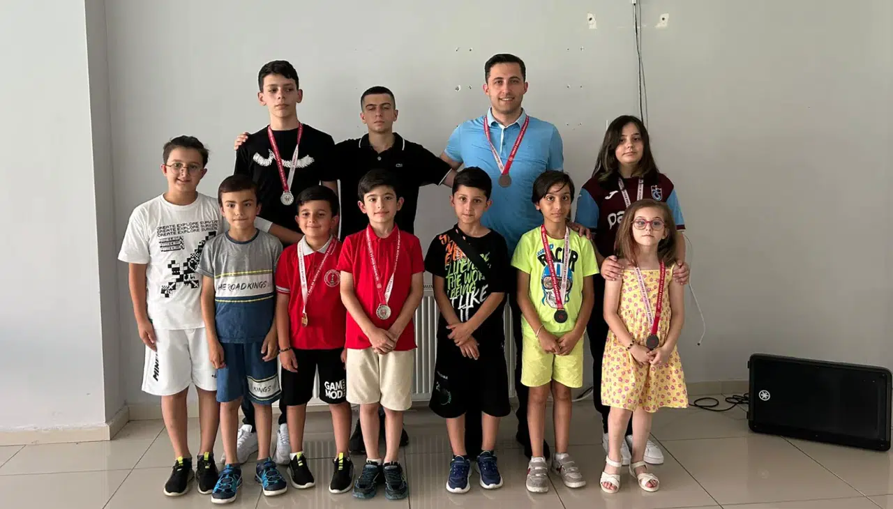 Gümüşhane’de 15 Temmuz Anısına Satranç Turnuvası Düzenlendi