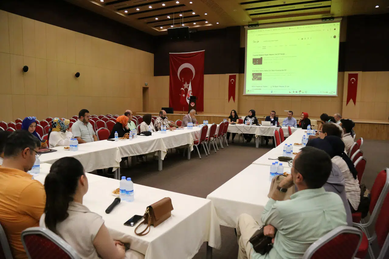 GÜ’de Girişimcilik Zirvesi Düzenlendi