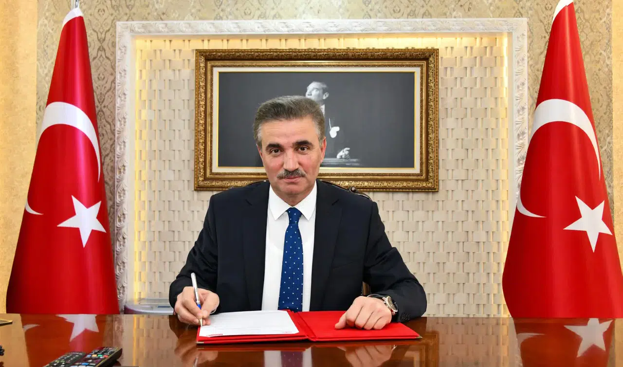 Vali Baruş’un baba acısı