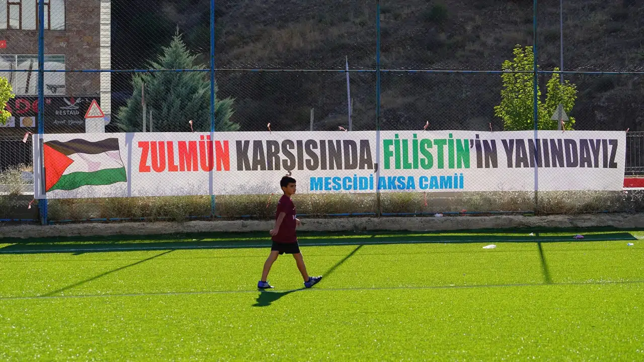 Gümüşhane’de “Camiden Sahaya” Futbol Turnuvası Sona Erdi