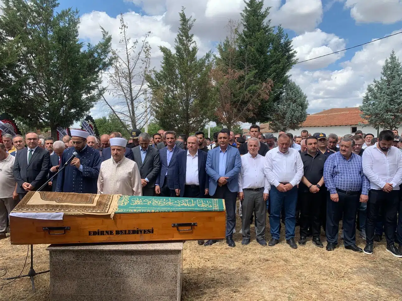 Vali Baruş’un babası son yolculuğuna uğurlandı