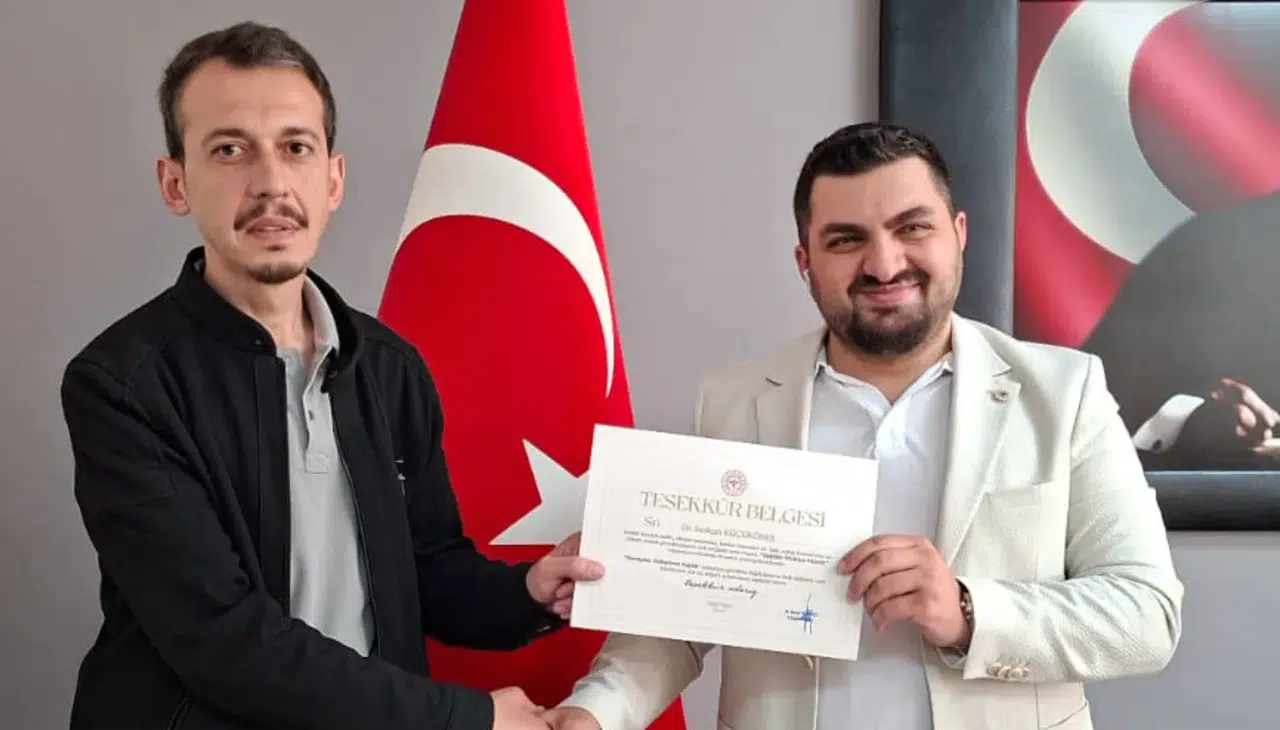 Gümüşhane'de başarılı sağlık çalışanlarına teşekkür belgeleri verildi