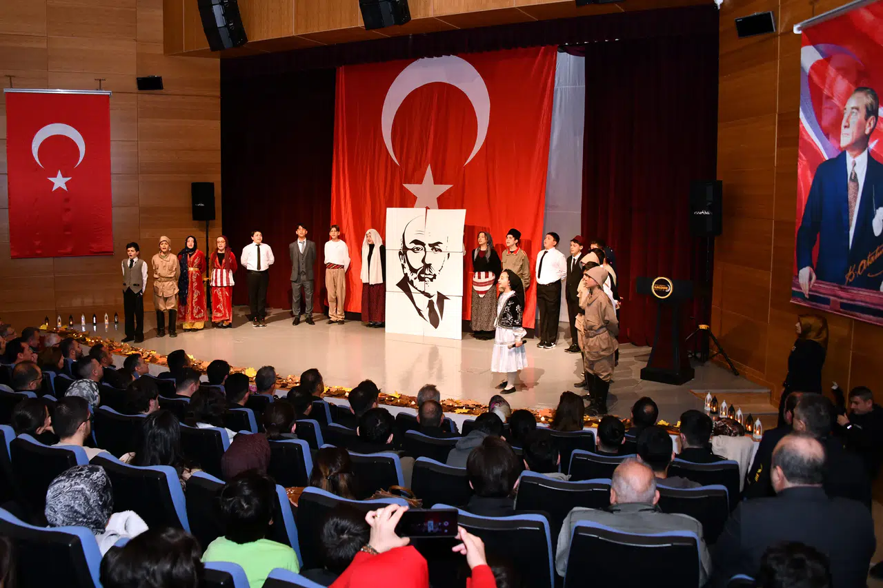 Gümüşhane'de 12 Mart Coşkusu: "Allah Bu Millete Bir Daha İstiklal Marşı Yazdırmasın"