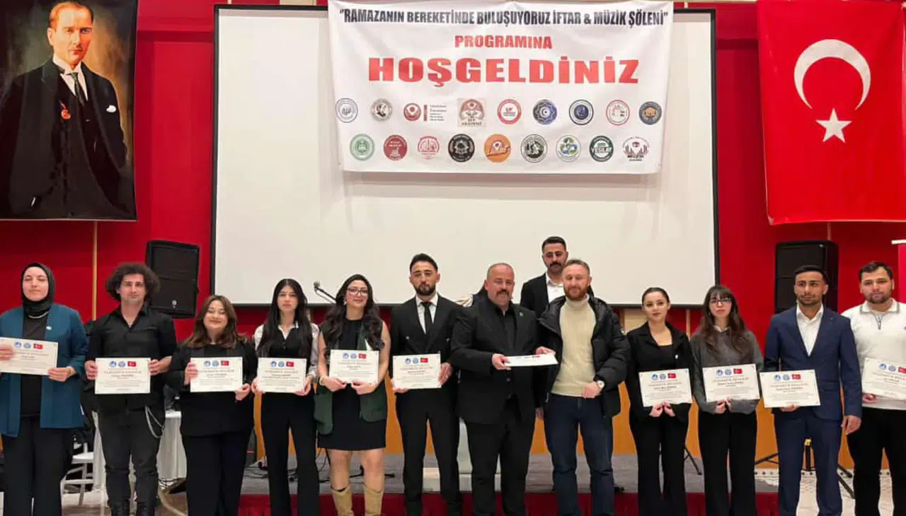 Gümüşhane'de Şehir ve Üniversite Gençliği İftar Sofrasında Kenetlendi