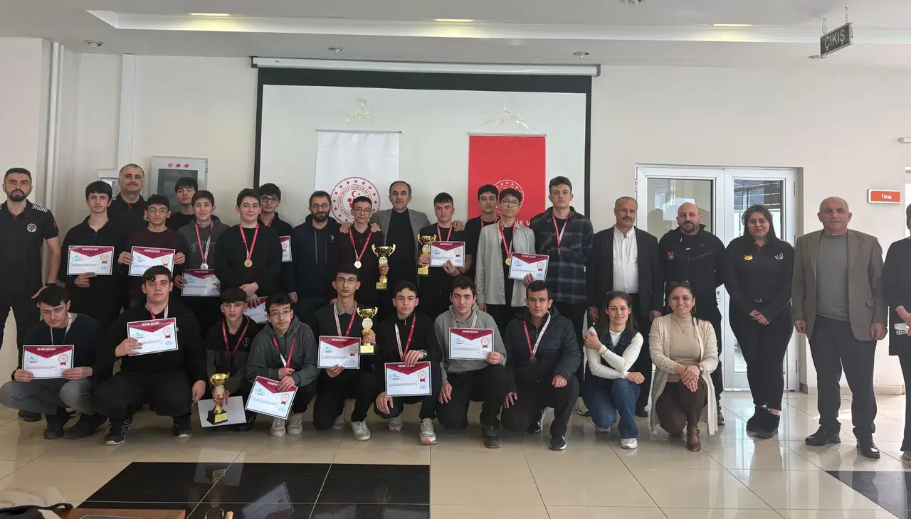Gümüşhane'de Okul Sporları Satranç İl Birinciliği Müsabakaları Tamamlandı