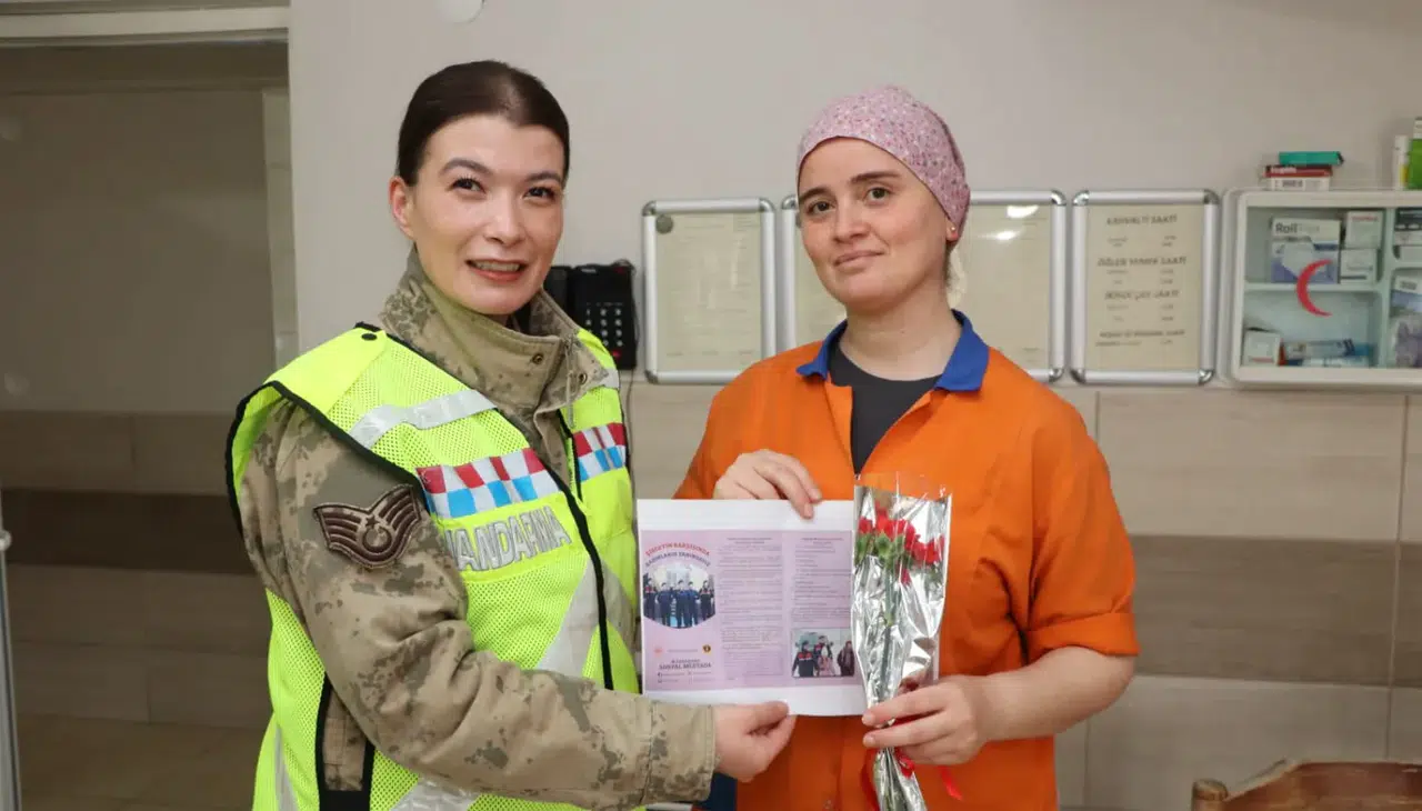 Gümüşhane İl Jandarma Komutanlığı’ndan 8 Mart’ta Anlamlı Farkındalık Faaliyeti