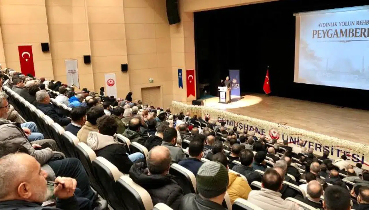 Gümüşhane’de “Aydınlık Yolun Rehberi: Peygamberler” Konferansına Yoğun İlgi