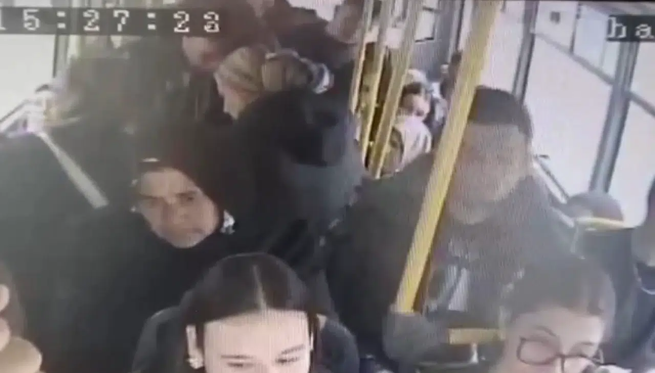 Gümüşhane'de fenalaşan yolcu hastaneye dolmuşla yetiştirildi