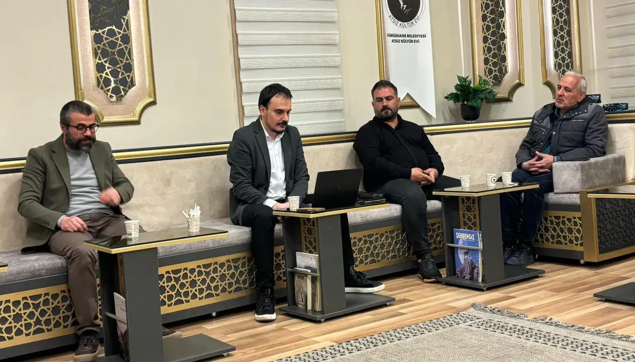 "Ferrari Neden Reklam Yapmaz?" Doç. Dr. Ersin Diker Reklam Dünyasının Sırlarını Gümüşhane’de Anlattı