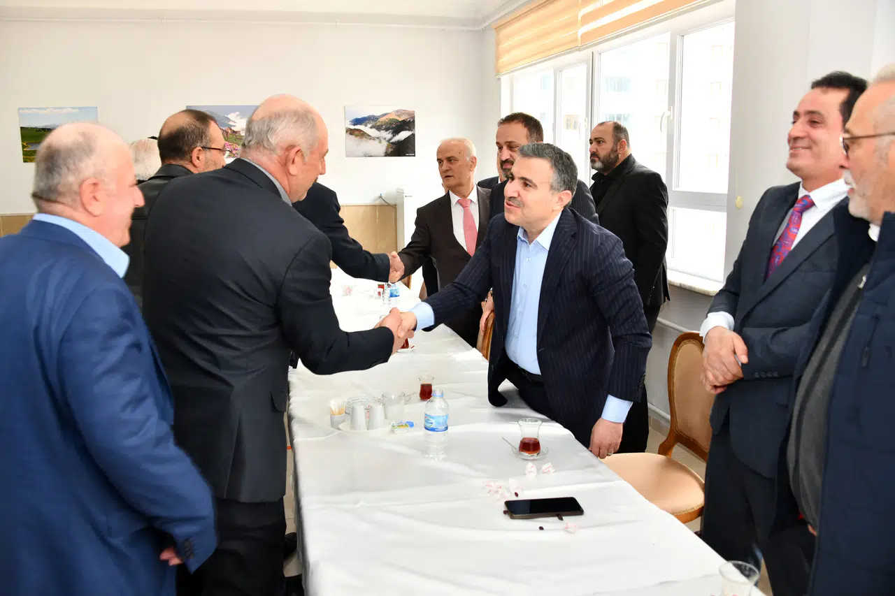 Vali Cevdet Atay muhtarlarla buluştu: "Sizler Bizim Başımızın Tacısınız"