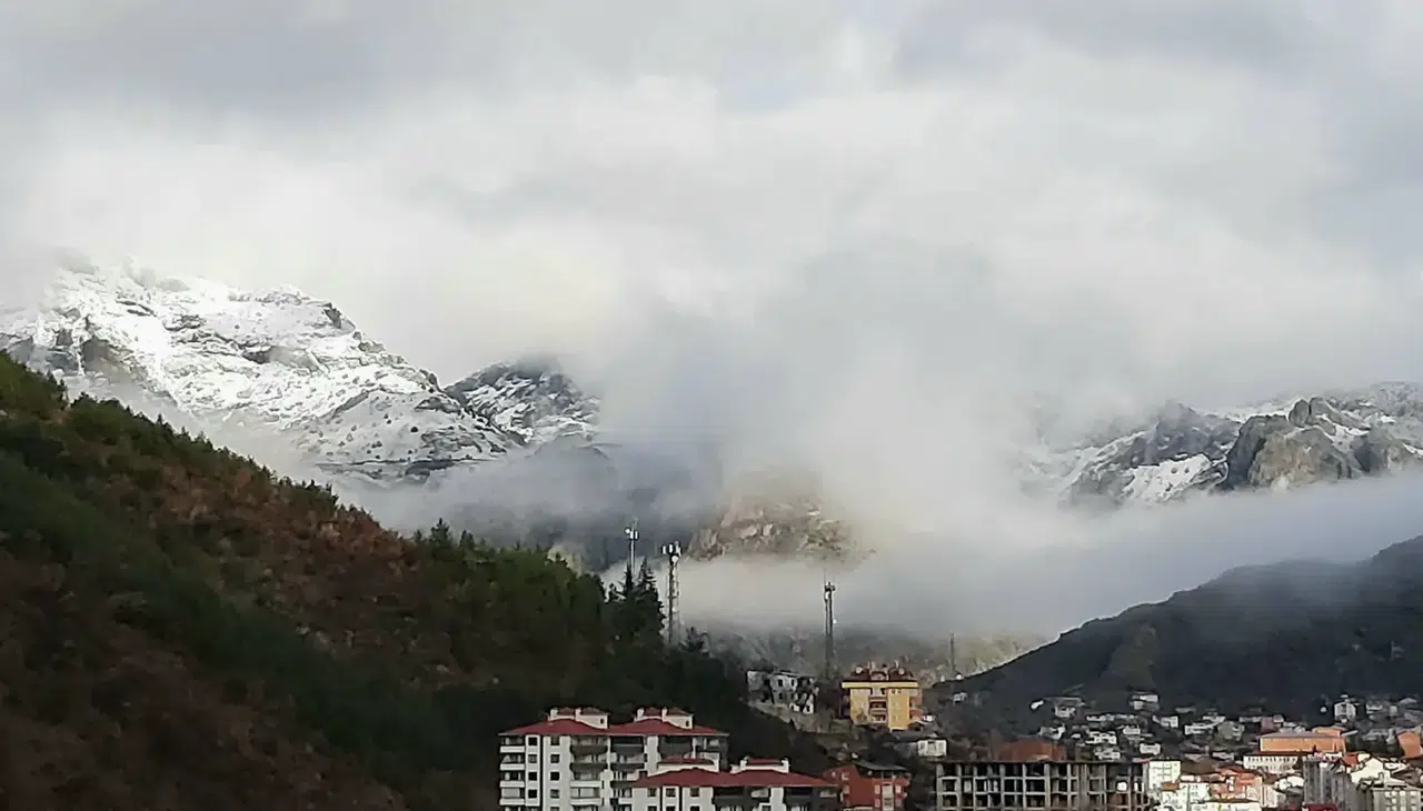 Gümüşhane’nin yüksek kesimlerinde Nisan karı