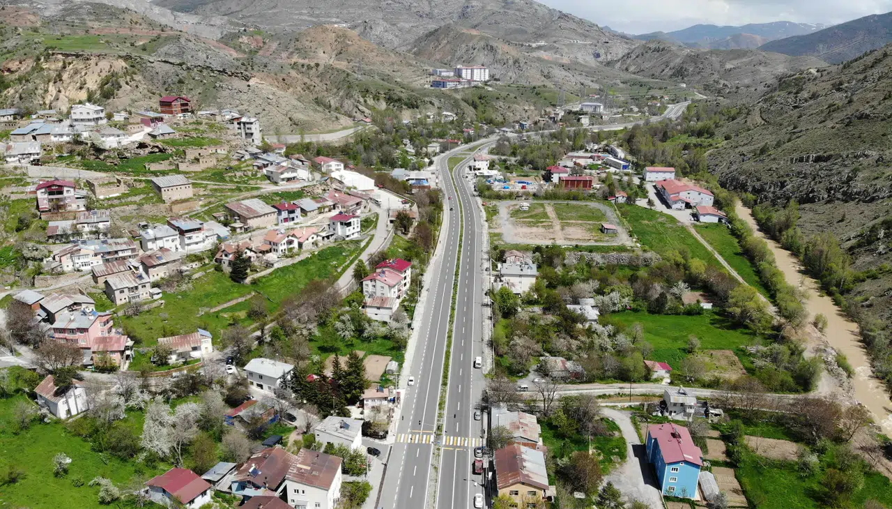 Gümüşhane'nin 3 bin seçmenli Tekke beldesinde 11 adaylı seçim yarışı