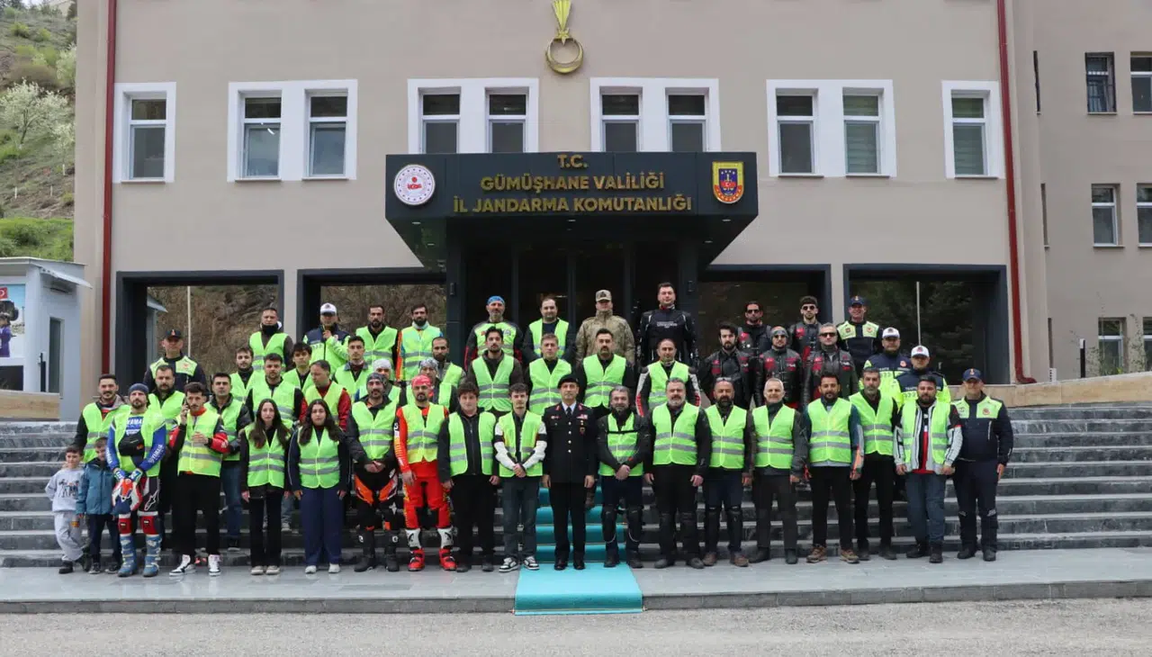 Gümüşhane İl Jandarma Komutanlığı’ndan Motosiklet Sürücülerine Hayat Kurtaran Eğitim