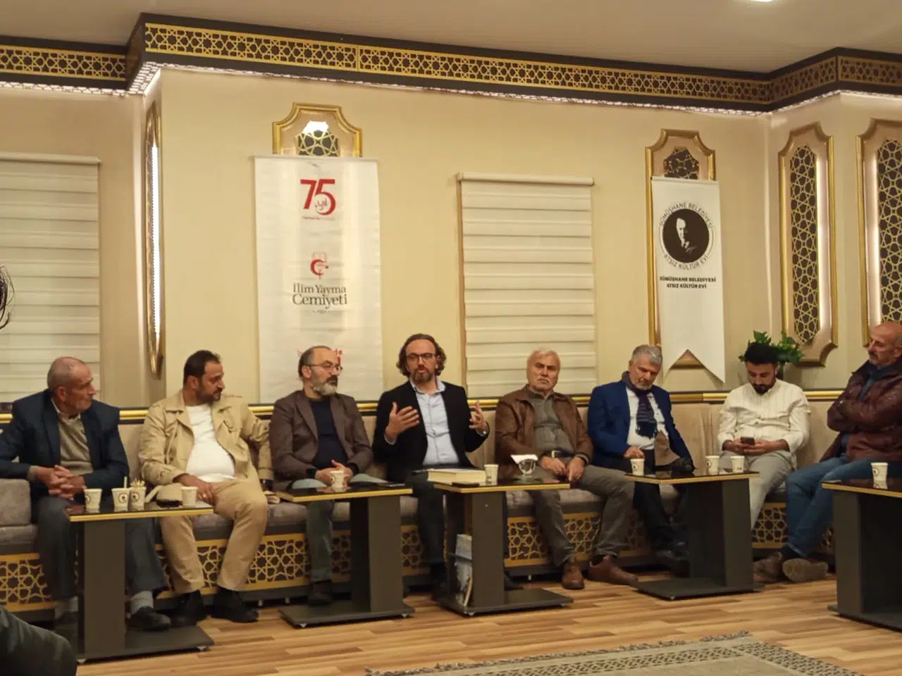 "Evde Konuşuyorsunuz Telefonunuza Reklamı Geliyor!" Prof. Dr. Emre Aslan'dan Çarpıcı Yapay Zeka Uyarısı