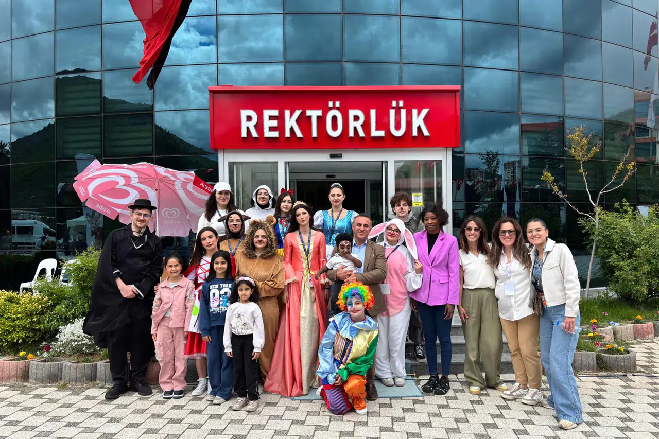 Gümüşhane Üniversitesi Ev Sahipliğinde İkinci Çocuk Oyun Şenliği Gerçekleştirildi