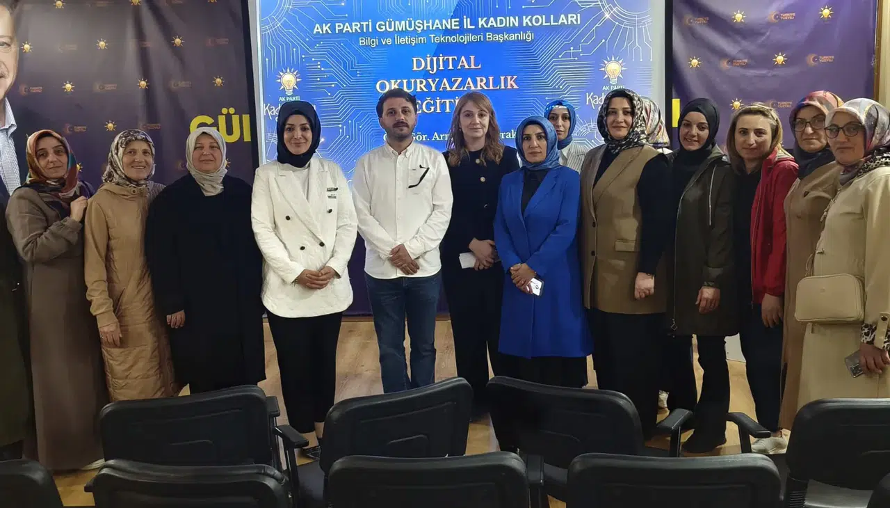 AK Parti Gümüşhane Kadın Kolları’ndan Dijital Okuryazarlık Eğitimi