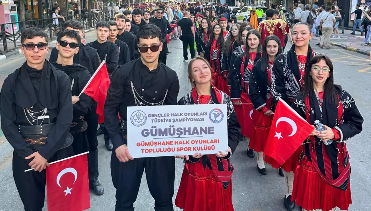 Gümüşhaneli Folklorcular 5 Bin Kişiyle Guinness Dünya Rekoruna Ortak Oldu