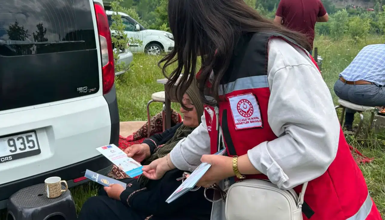 Gümüşhane'de Sosyal Hizmet Ekipleri Kov Kalesi Şenliği'nde Stant Açtı