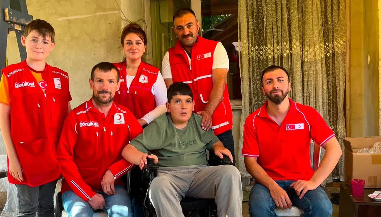 Türk Kızılay Engelsiz Ekibinden Gümüşhane'de Akülü Sandalye Desteği