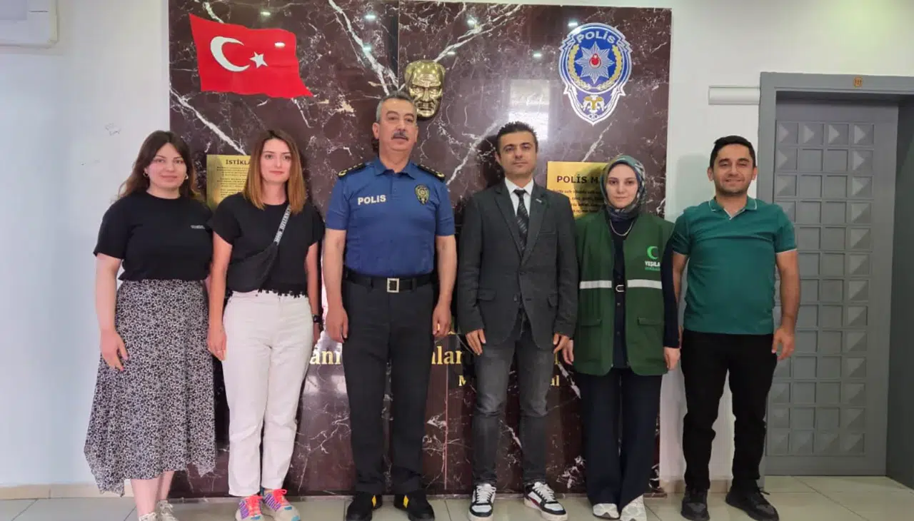 Yeşilay'dan Emniyet Müdürü Karasakal'a Anlamlı Teşekkür