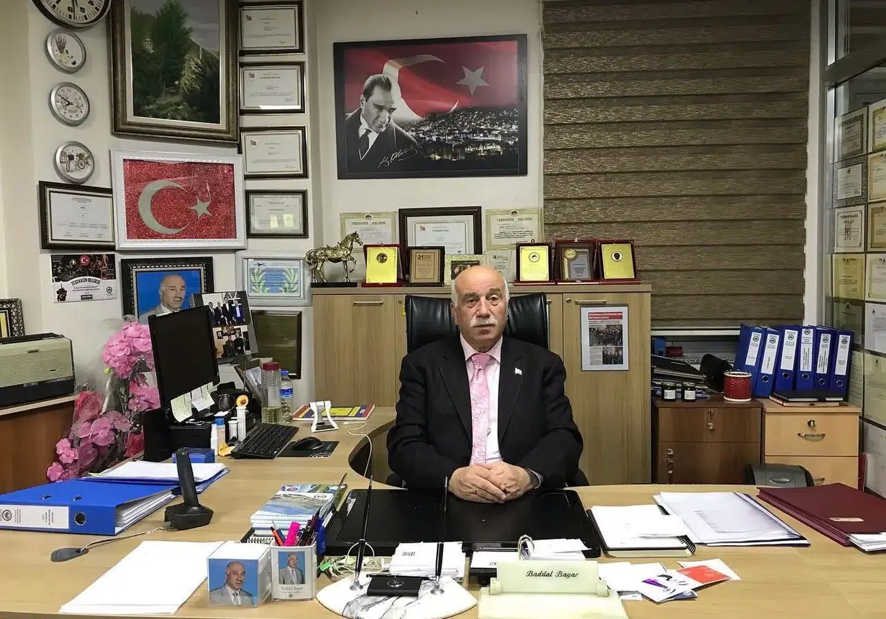 Gümüşhane Belediyesi'nde 39 yıllık dönem sona erdi: Baddal Bayar'dan duygusal veda