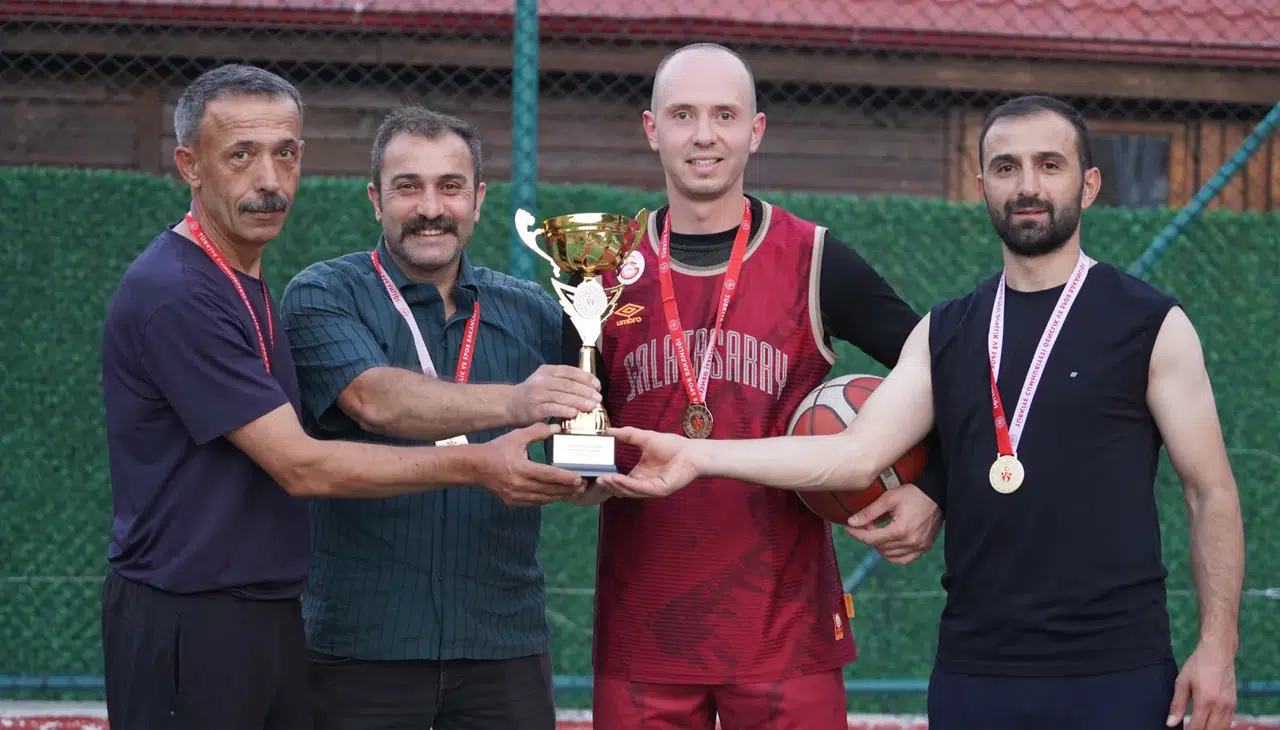 Gümüşhane'de 30 Ağustos Zafer Bayramı Coşkusu 3x3 Basketbol Turnuvası ile Yaşandı