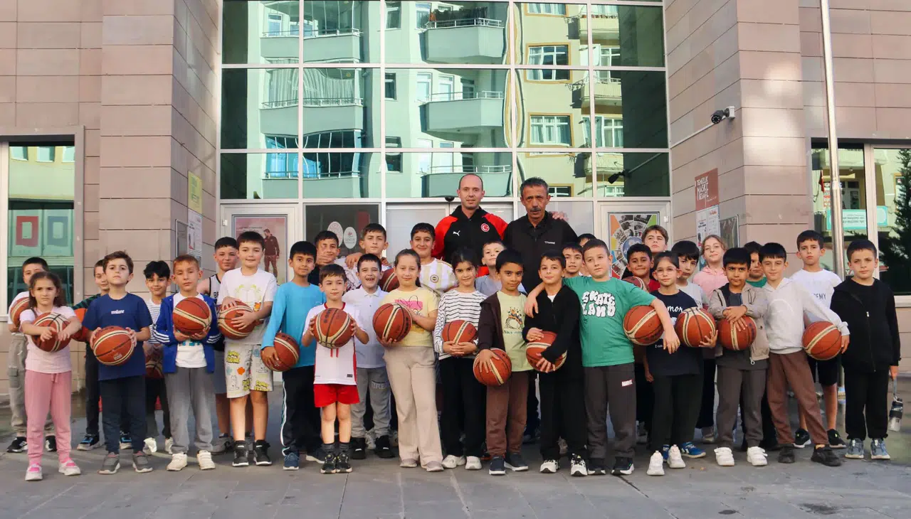 Gümüşhane'de Basketbolun Geleceği İçin Okullarda Seçme Çalışmaları Başlatıldı