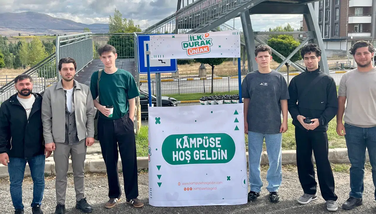 ÜniAK Gümüşhane'den Gençlere Kampüste Sıcak Karşılama