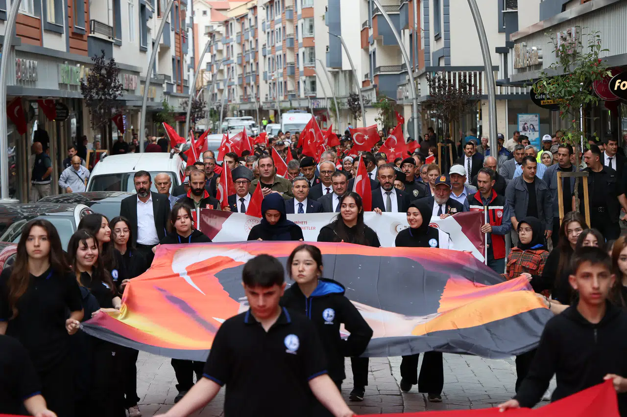 Gümüşhane'de Protokol ve Vatandaşlar Kahraman Gaziler İçin Bir Araya Geldi