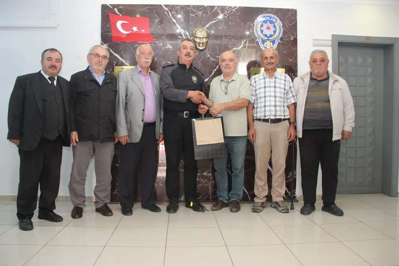 Yeşildere Nuri Dayı Şenliği Derneğinden Emniyet Müdürü Karasakal'a Veda Ziyareti