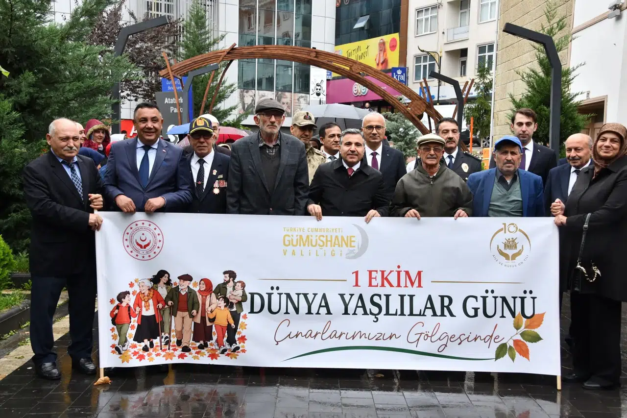 Gümüşhane Protokolü 1 Ekim Yaşlılar Günü Vesilesiyle Kıdemli Vatandaşlarla Bir Araya Geldi