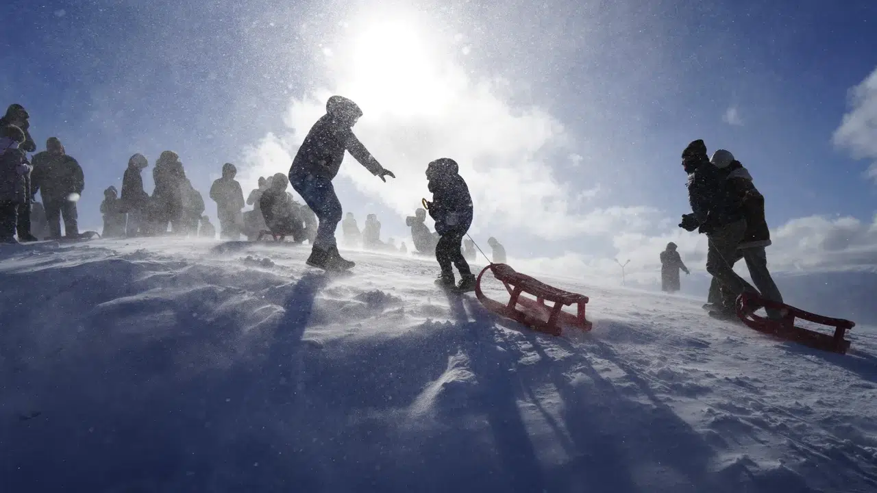 Kar Hasreti Çeken Oraya Koştu: Zigana’da Adım Atacak Yer Kalmadı!
