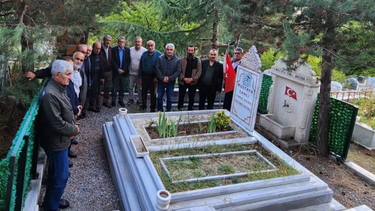 İYİ Parti, Mustafa Canlı için anma programı düzenledi:  Yeri dolmayacak bir insan