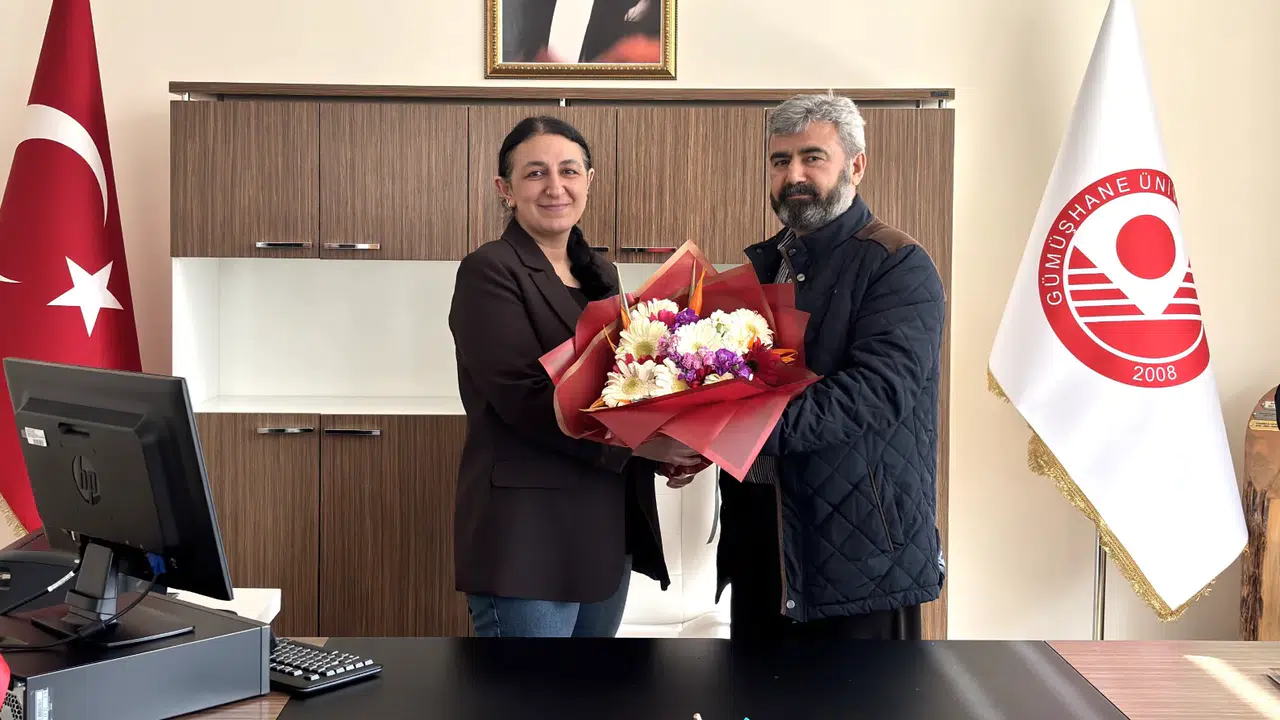 Gümüşhane Üniversitesi Edebiyat Fakültesi’nde bayrak değişimi