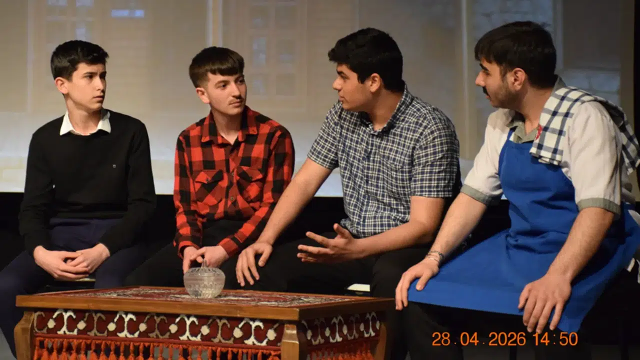 Gümüşhaneli Gençler LGS Öncesi Tiyatroyla Moral Depoladı