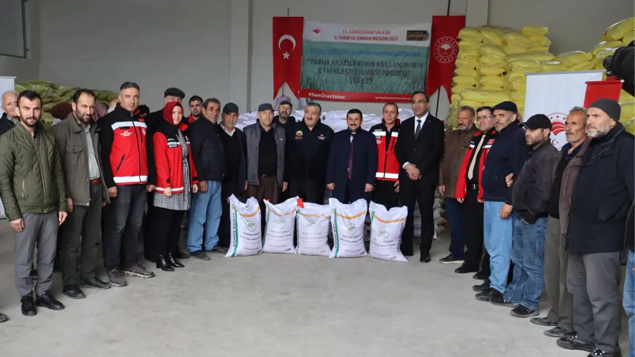 55 ton dağıtıldı: Devletten tarlasını ekene büyük destek