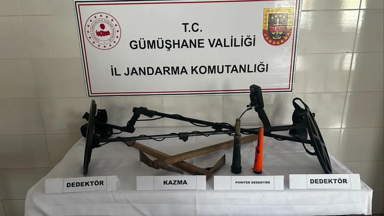 Şiran’da Define Hayali Kısa Sürdü! Jandarma Suçüstü Yakaladı