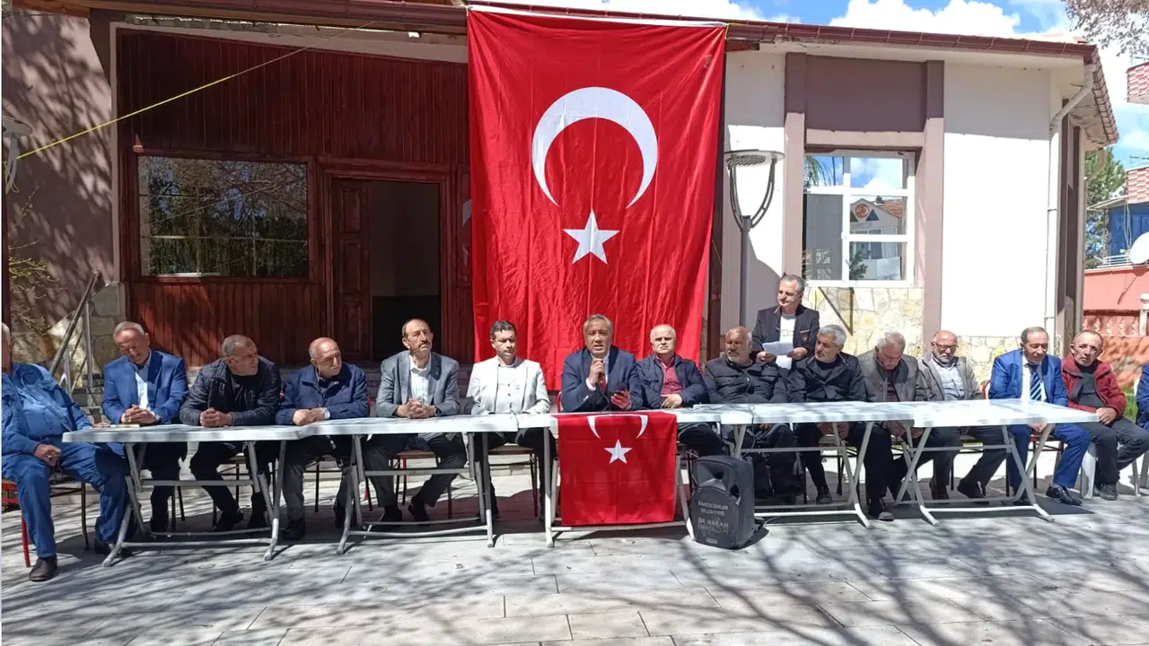 Köse'de Siyasi Partiler ve STK'lardan Köse Dağı Tüneli İçin Ortak Deklarasyon: “İkna olmasak Cumhurbaşkanı’na gideceğiz”