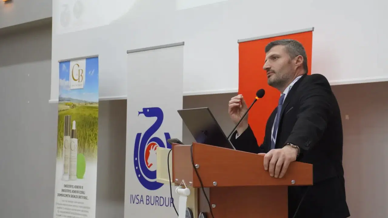 Uğur hoca Burdur'da Doğu Karadeniz Yaylalarını Anlattı