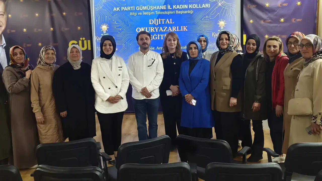 AK Parti Gümüşhane Kadın Kolları’ndan Dijital Okuryazarlık Eğitimi